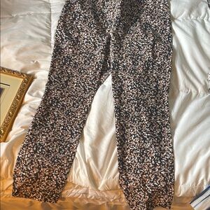 Black and White Patterned Stretch Pants